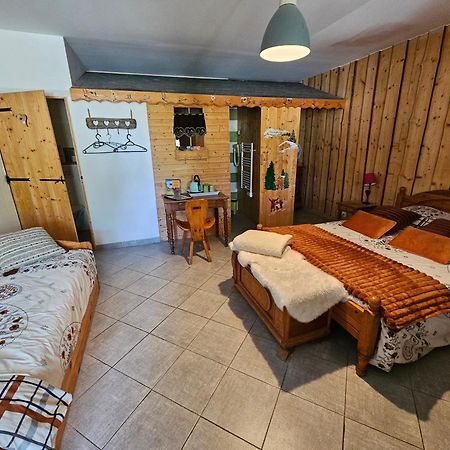 Yourtes Olachat Proche Annecy Faverges Bagian luar foto