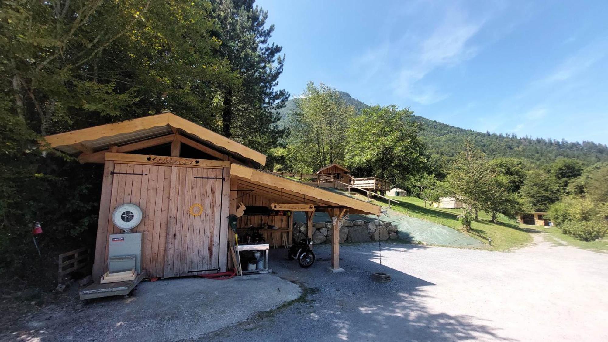Yourtes Olachat Proche Annecy Faverges Bagian luar foto