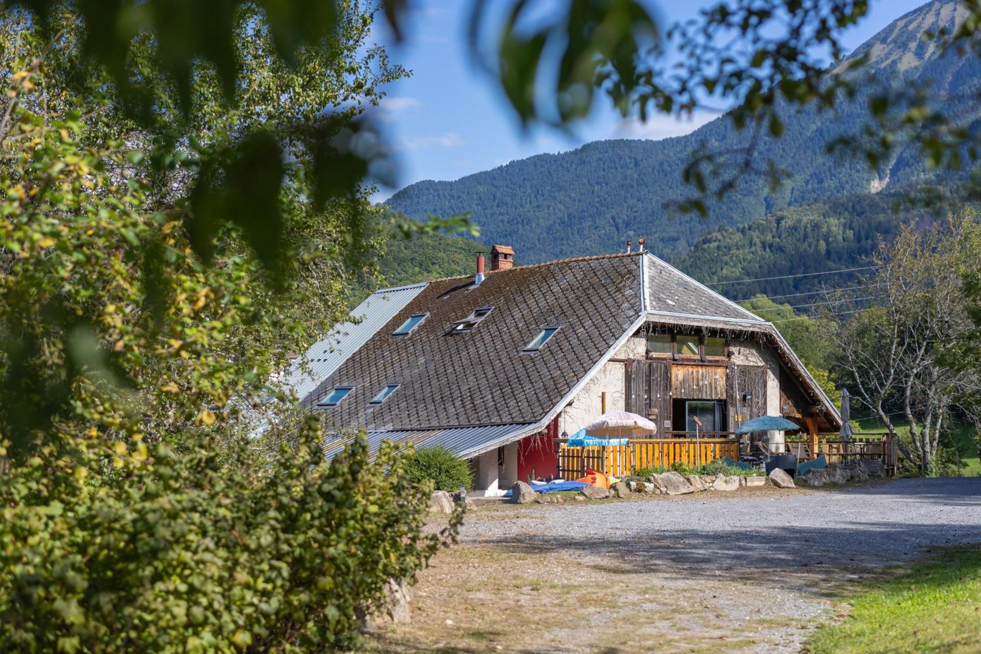 Yourtes Olachat Proche Annecy Faverges Bagian luar foto